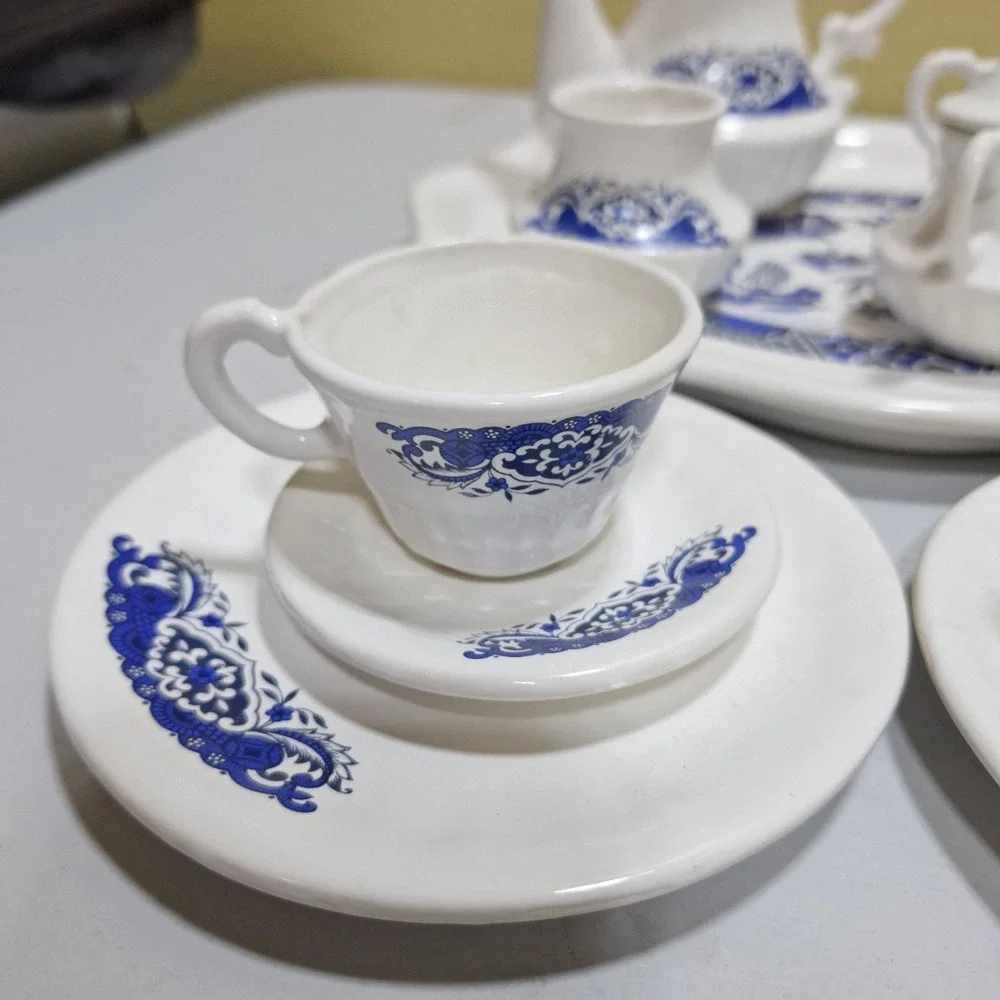 Vintage Blue Willow Miniature Tea Set 13 Pc Porcelain Tray Teapot Cups Saucers